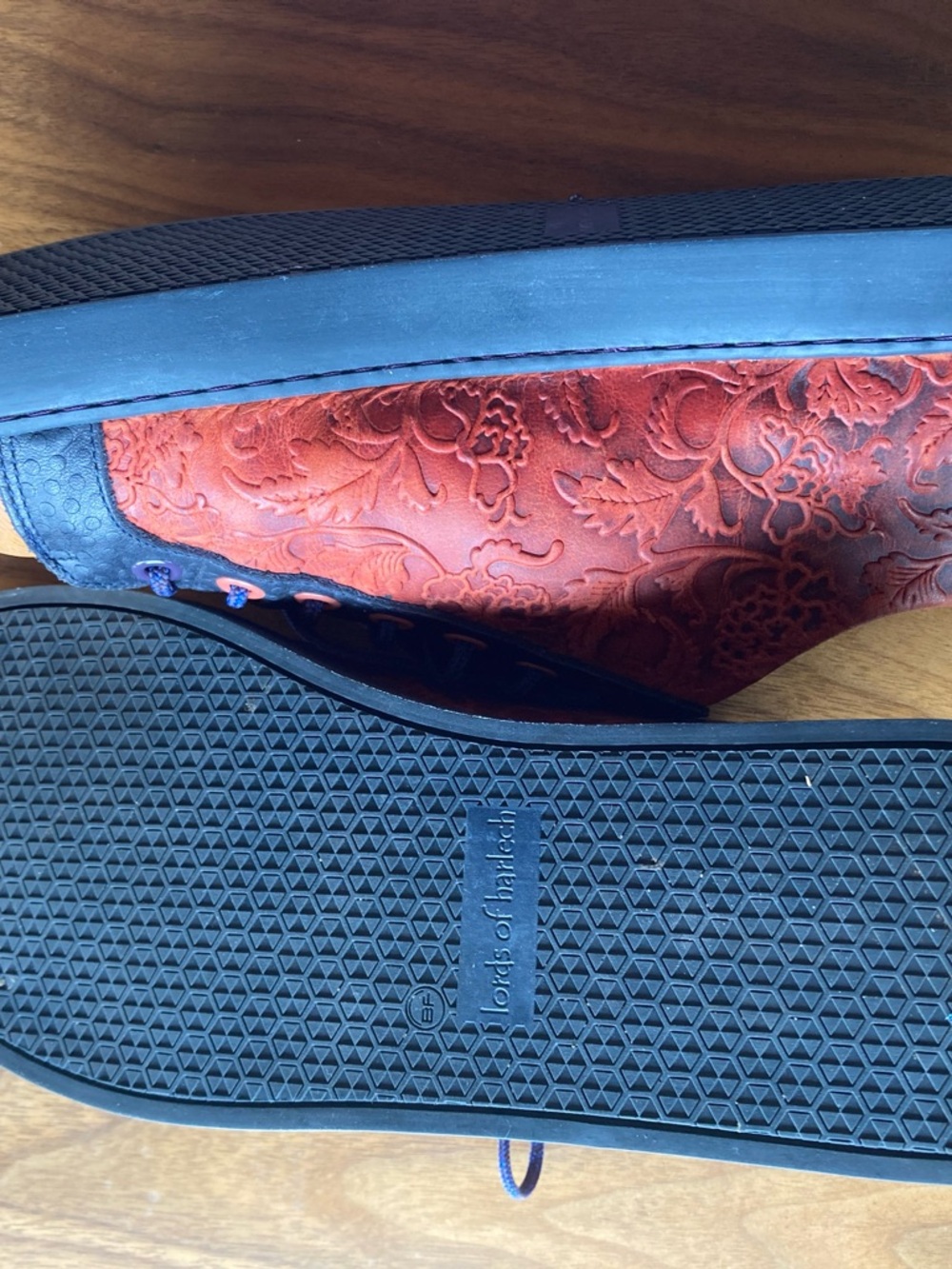 Men's Casual Embossed Red & Tan Sneakers with Navy Trim - Picture 4 of 5